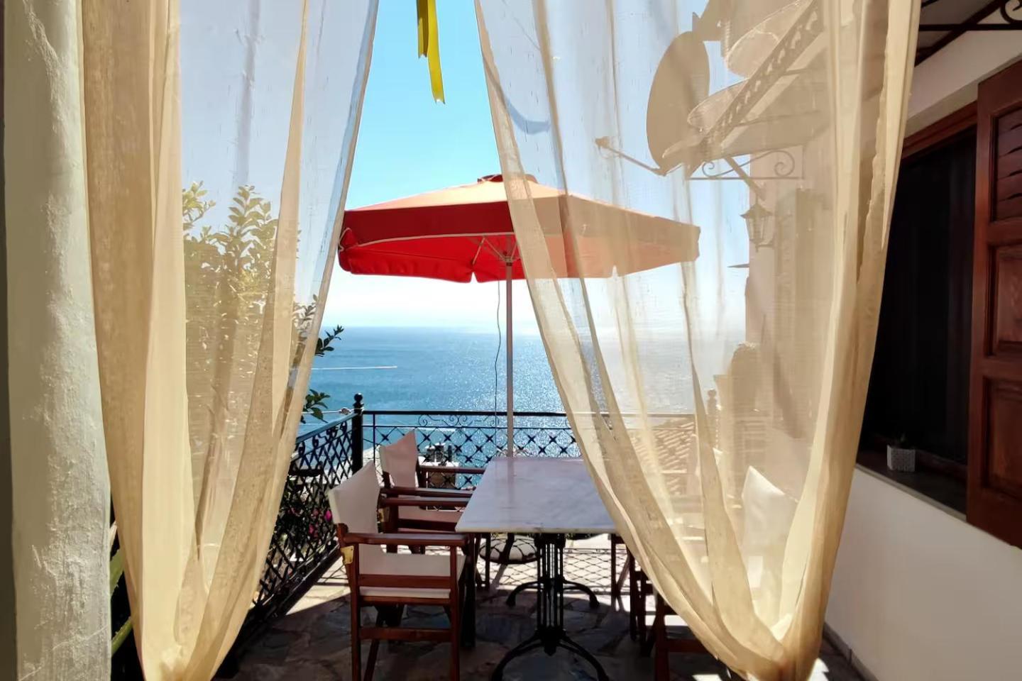 The Pagasetic Balcony - Magestic Sea Cottage Volos Exterior photo